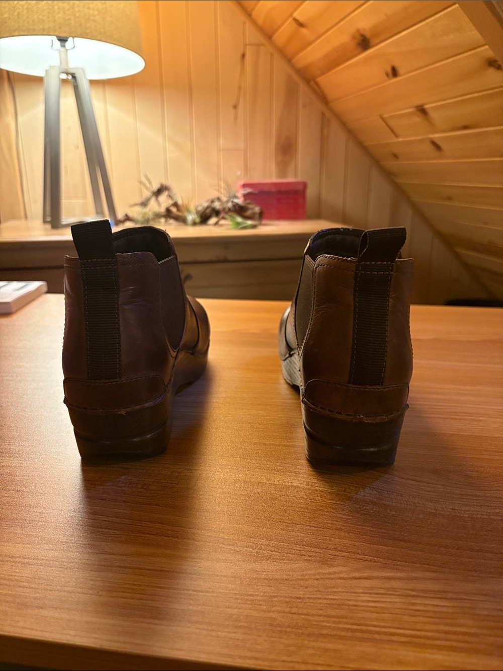 Dansko Women’s Brown Leather Chelsea Ankle Boots - Picture 4 of 9